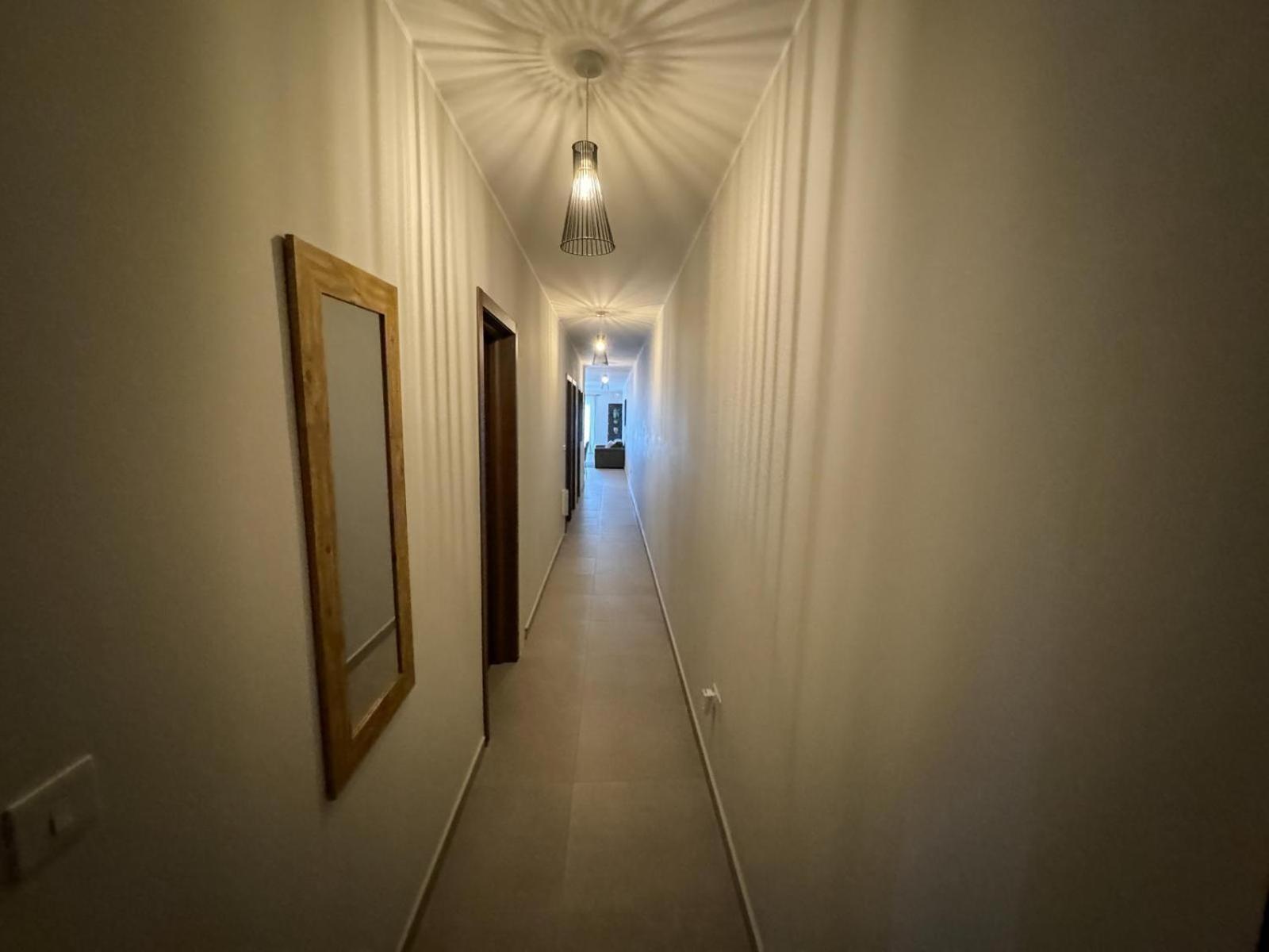 Centrally Located, Well Equipped, Stylish Flat. Сейнт Полс Бей Екстериор снимка